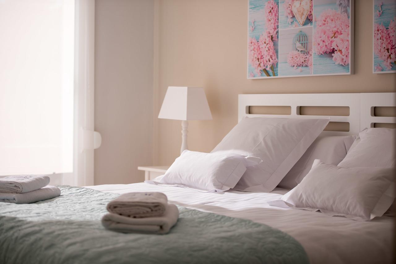 Apartamentos Marta Playa 阿利坎特 外观 照片
